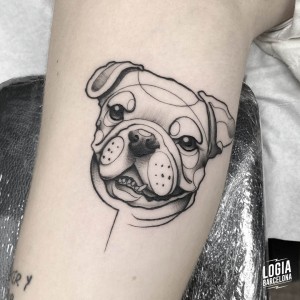 tatuaje_brazo_bulldog_logiabarcelona_ivo_ochoteco
